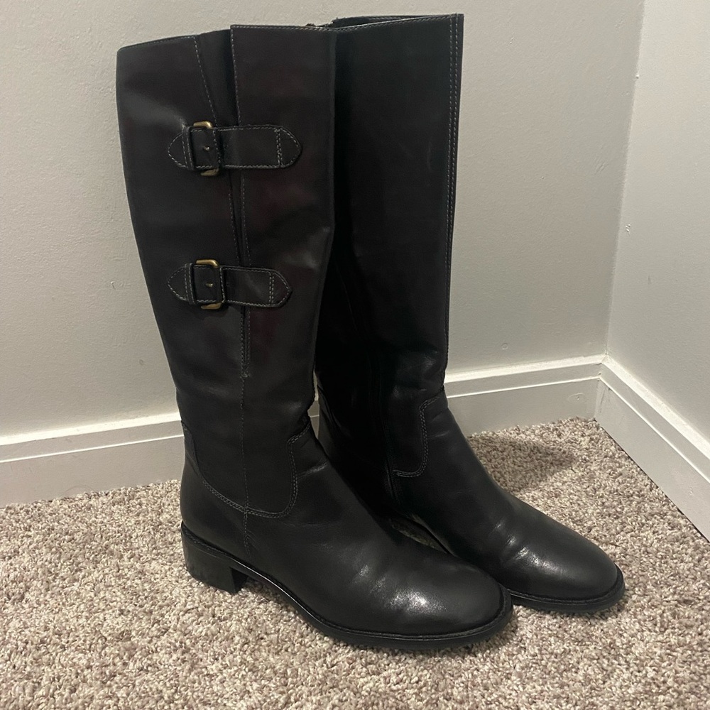 New Ecco Black Leather Heeled Boots